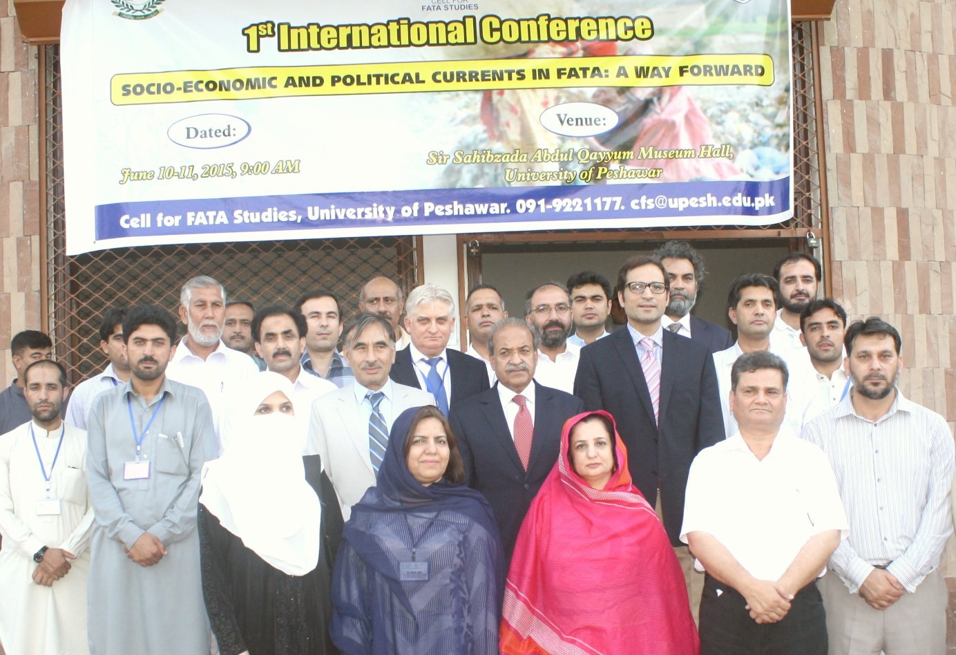 Governor KP Mehtab Ahmed Khan in group photo with participants of conference on FATA at the UoP